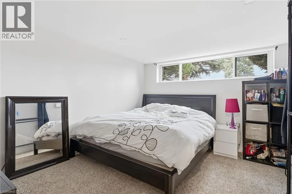 27 BLENHEIM Drive