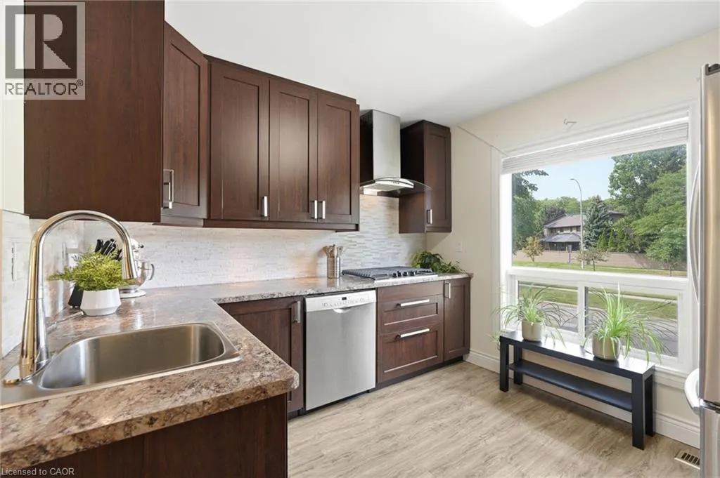 1115 PARAMOUNT Drive Unit# 50 #50