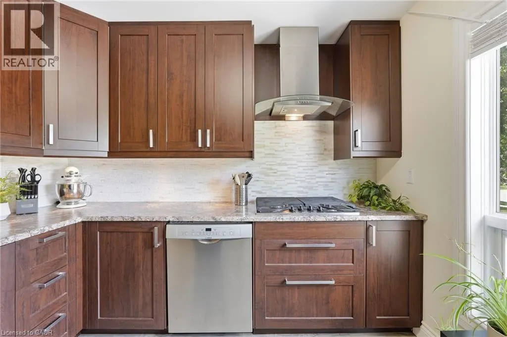 1115 PARAMOUNT Drive Unit# 50 #50