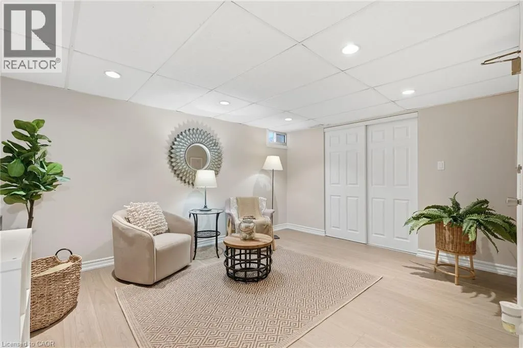 1115 PARAMOUNT Drive Unit# 50 #50