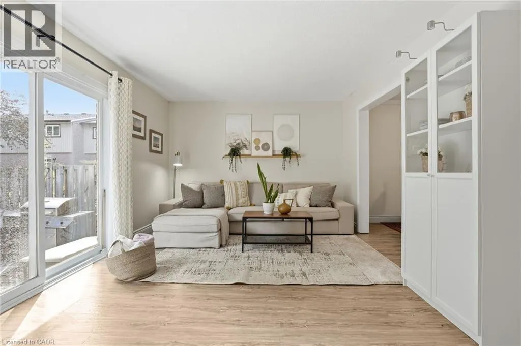 1115 PARAMOUNT Drive Unit# 50 #50