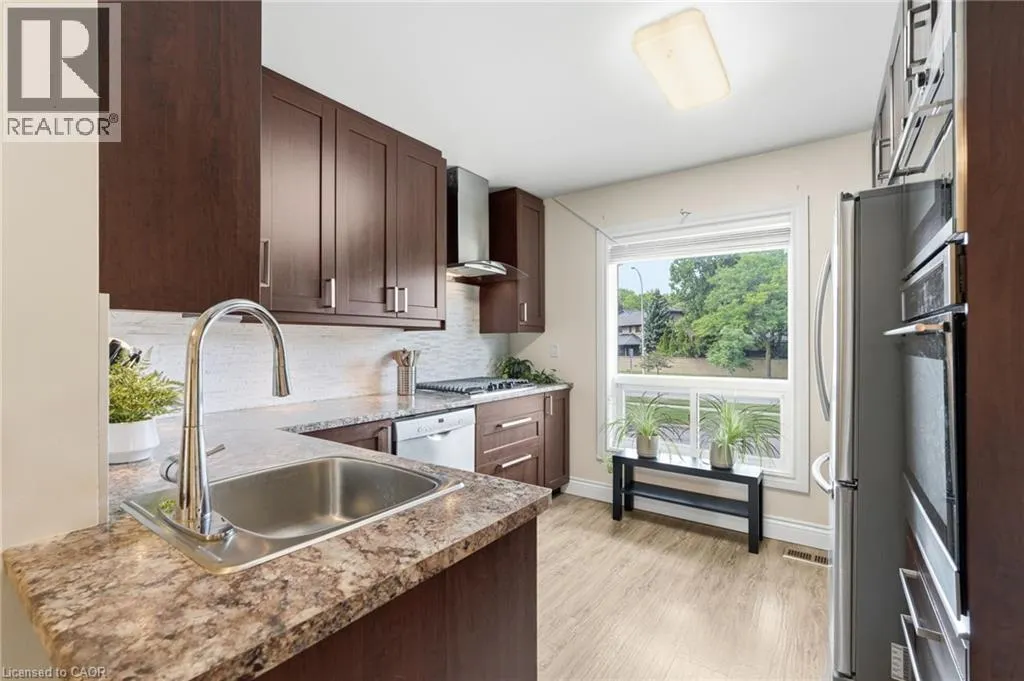 1115 PARAMOUNT Drive Unit# 50 #50