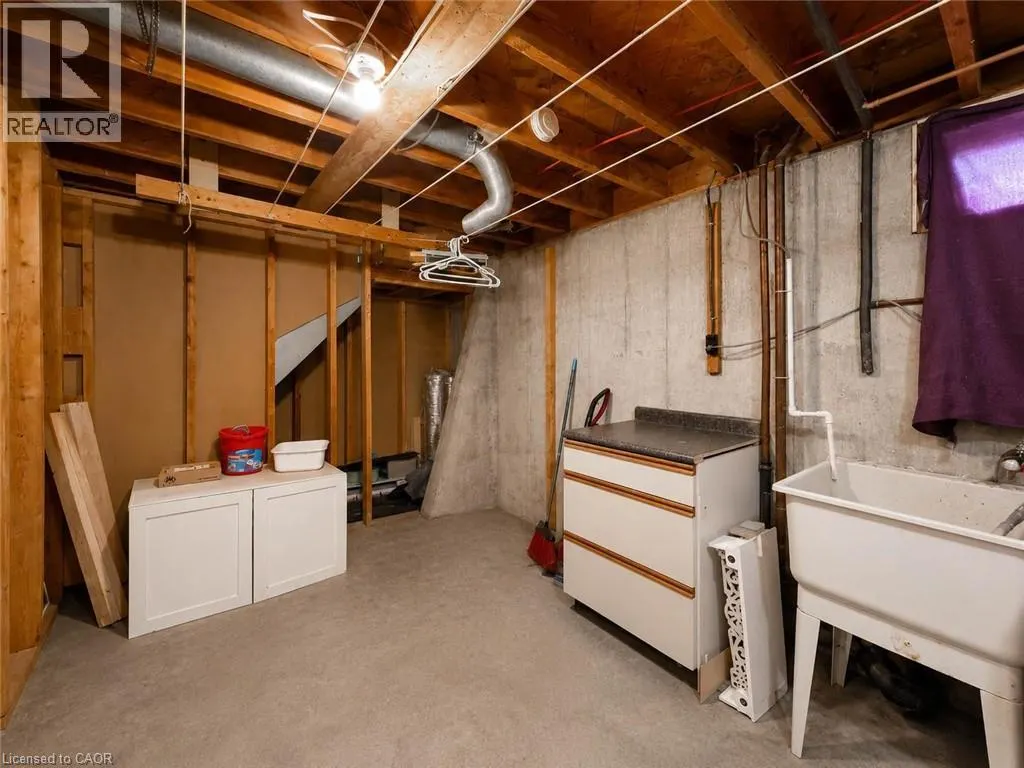220 CAIRN Street
