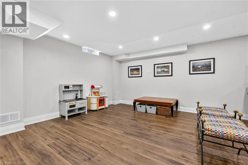 12 FIDDLEHEAD Crescent