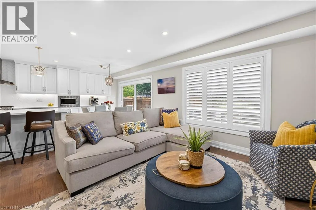12 FIDDLEHEAD Crescent