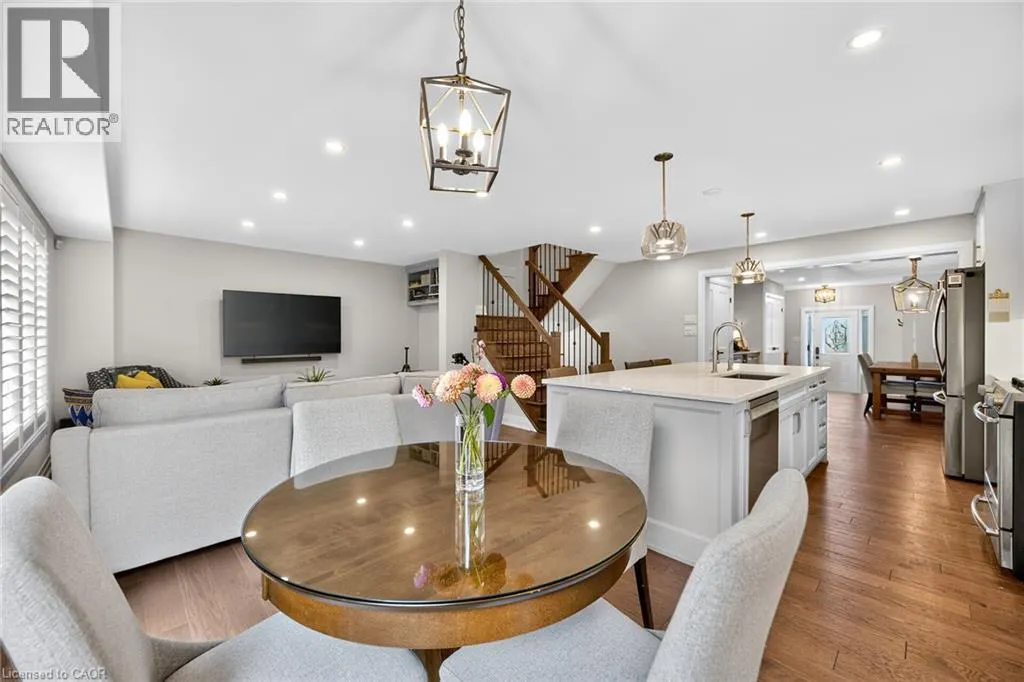 12 FIDDLEHEAD Crescent