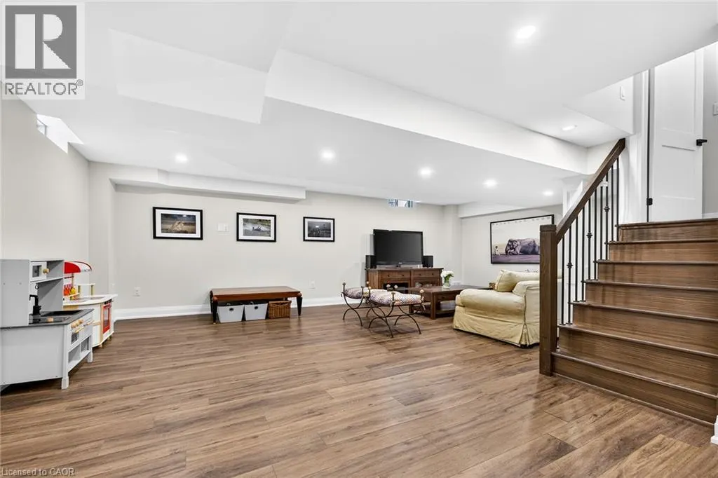 12 FIDDLEHEAD Crescent