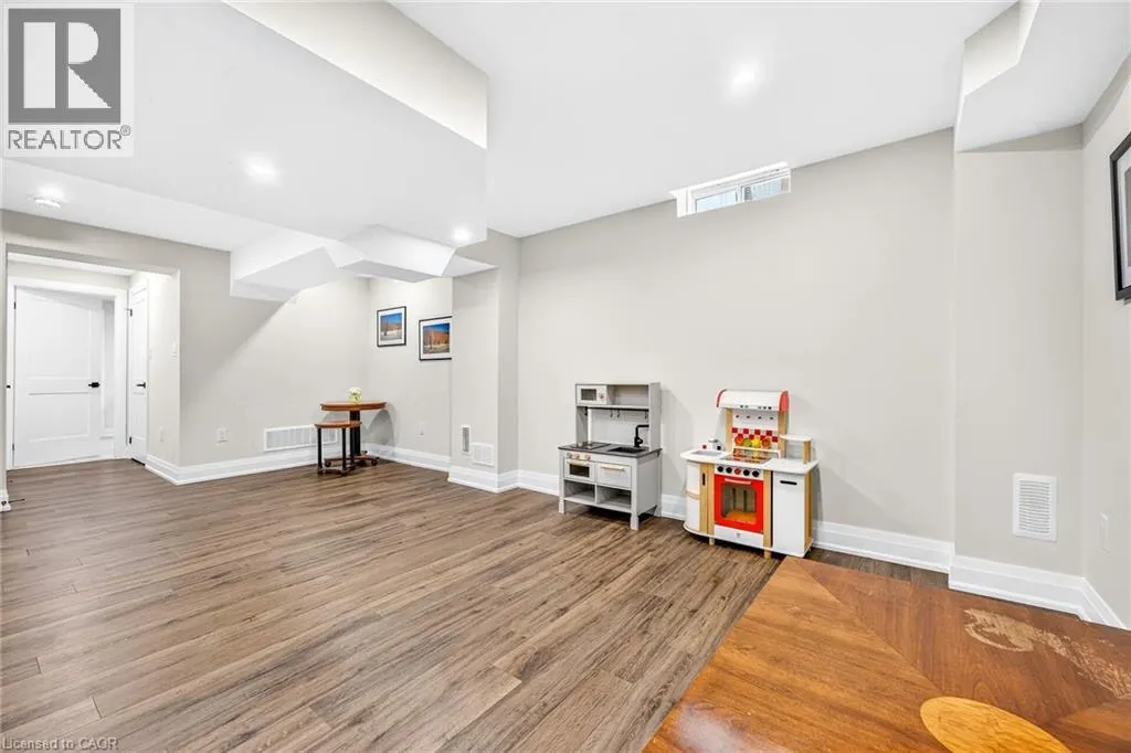 12 FIDDLEHEAD Crescent