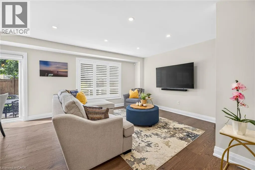 12 FIDDLEHEAD Crescent