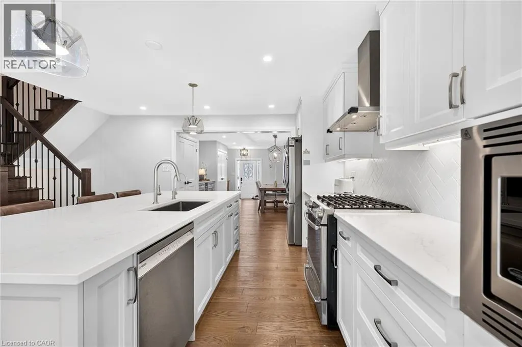 12 FIDDLEHEAD Crescent