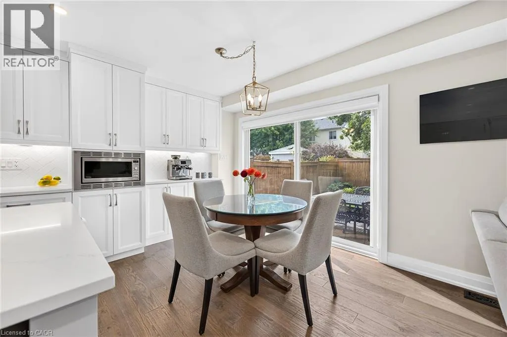 12 FIDDLEHEAD Crescent