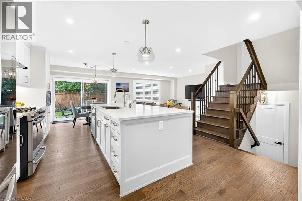 12 FIDDLEHEAD Crescent