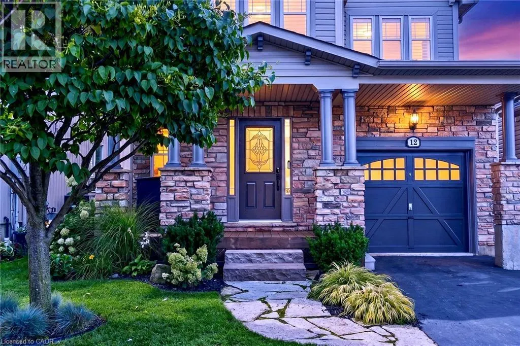 12 FIDDLEHEAD Crescent