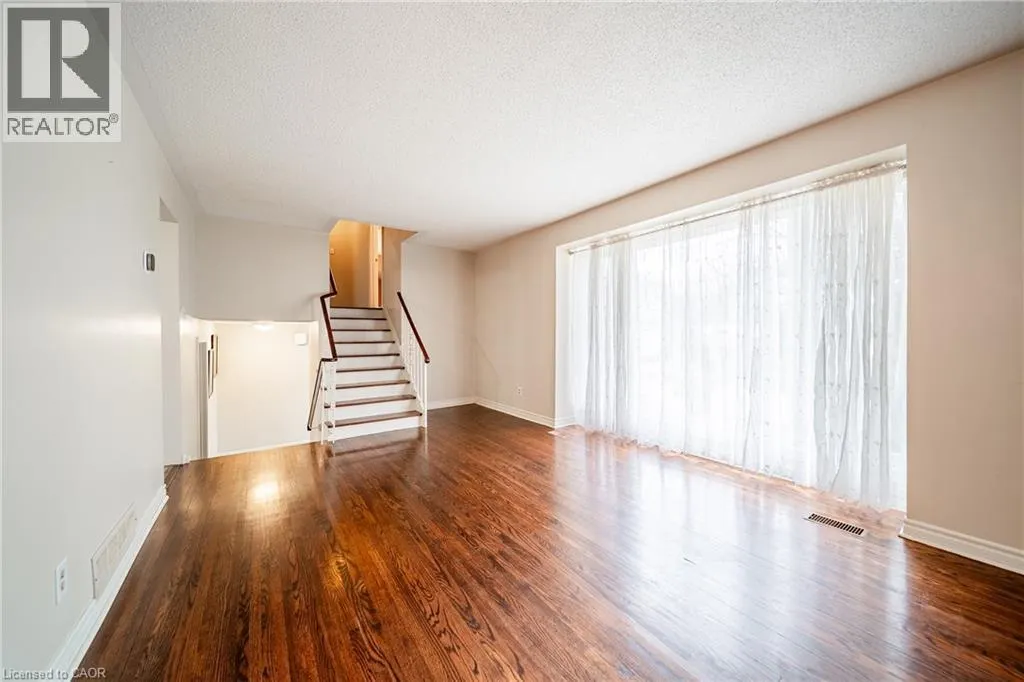 557 TRAFFORD Crescent