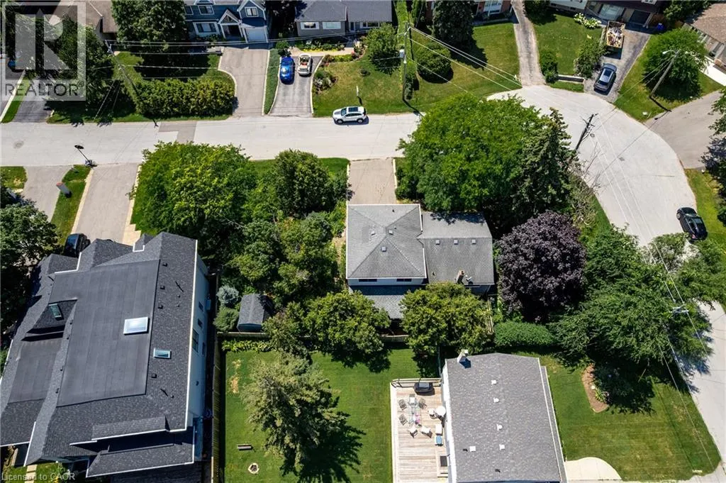 557 TRAFFORD Crescent