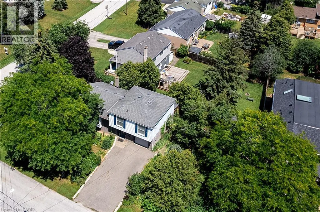 557 TRAFFORD Crescent