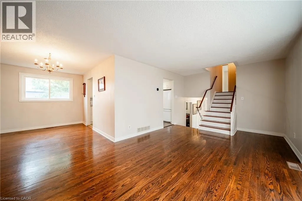 557 TRAFFORD Crescent