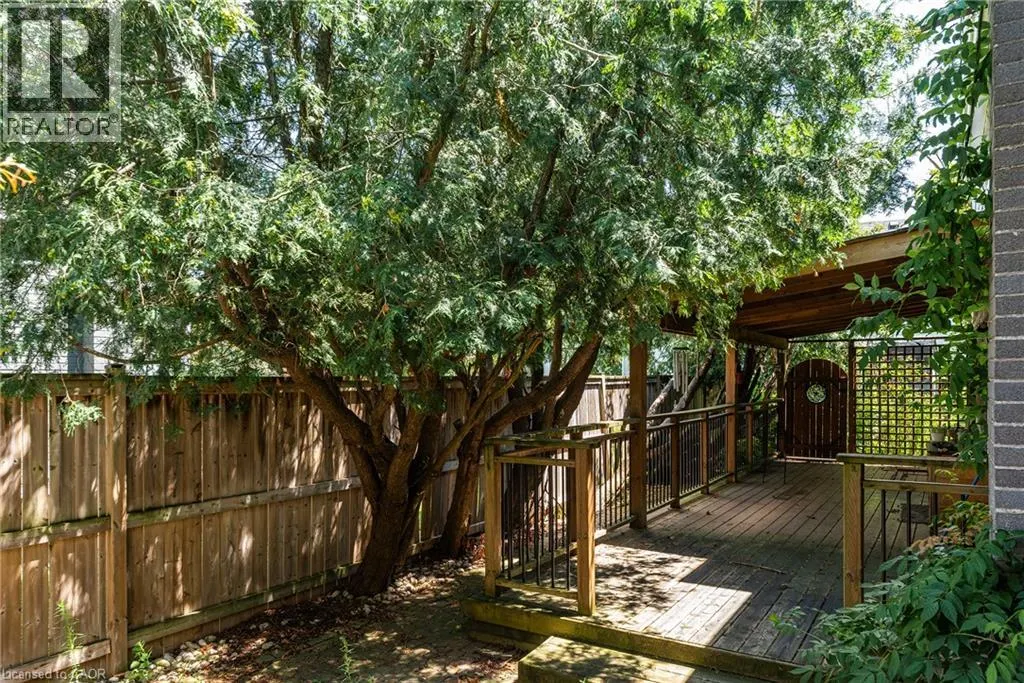 557 TRAFFORD Crescent