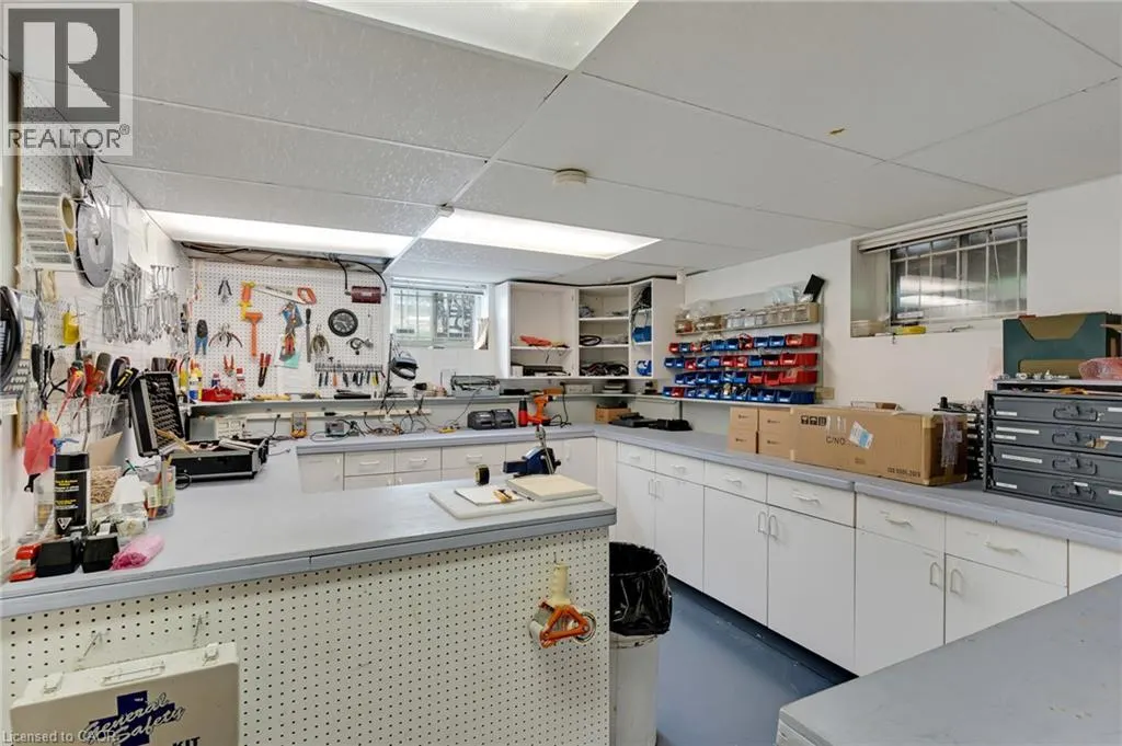 2172 CENTRE Road