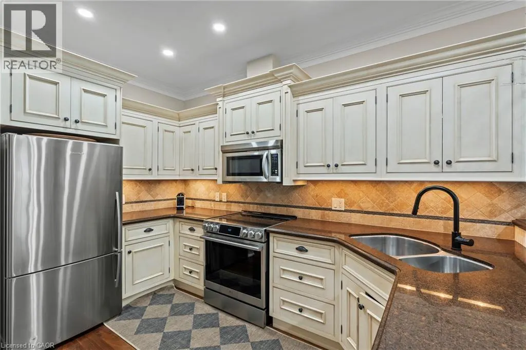 175 QUEEN Street Unit# 3 #3