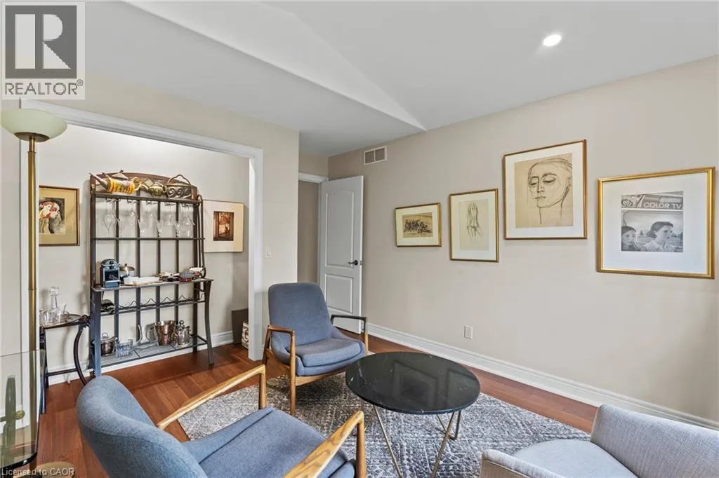 175 QUEEN Street Unit# 3 #3