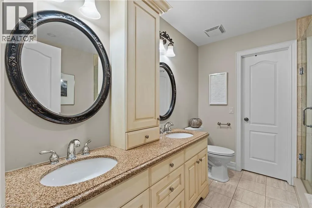 175 QUEEN Street Unit# 3 #3