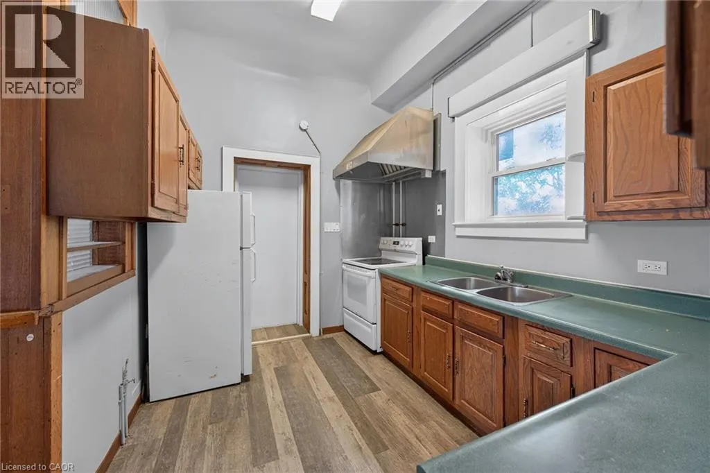 15 ST DAVID Street W