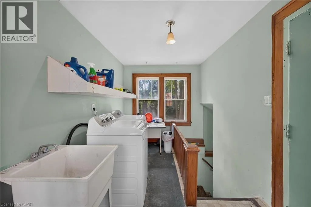 15 ST DAVID Street W