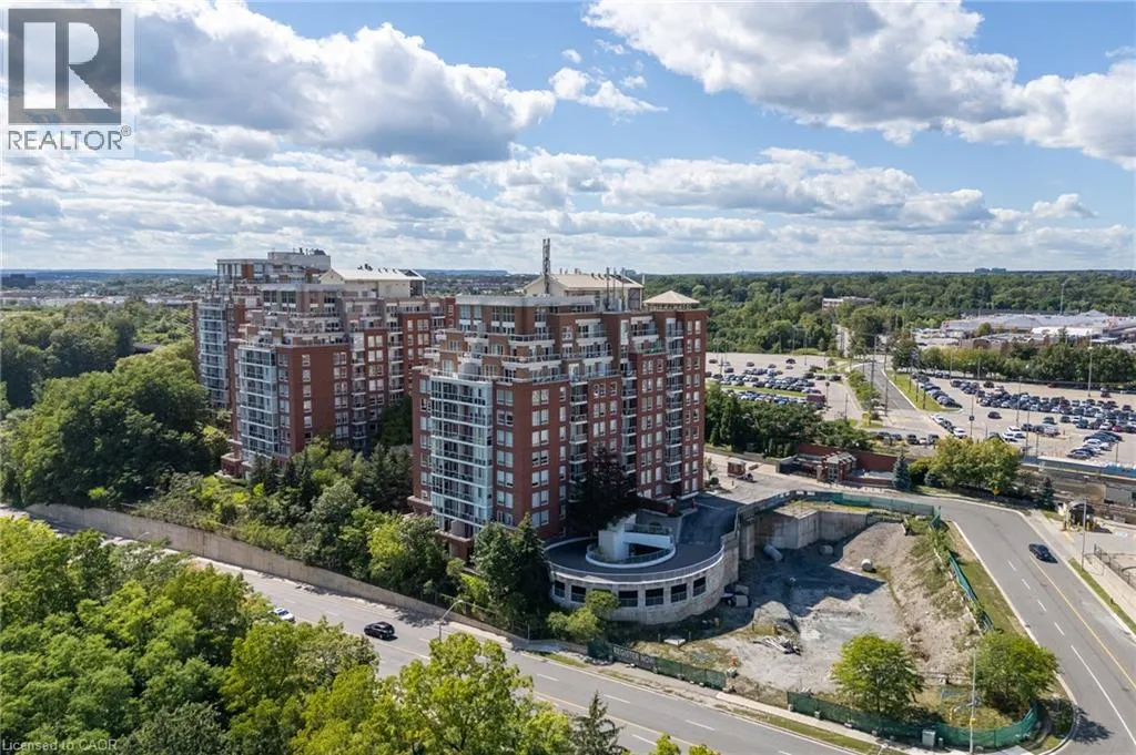 60 OLD MILL Road Unit# PH1 #PH1