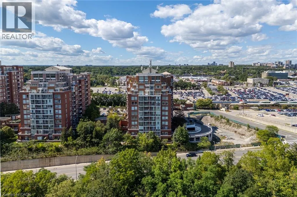 60 OLD MILL Road Unit# PH1 #PH1