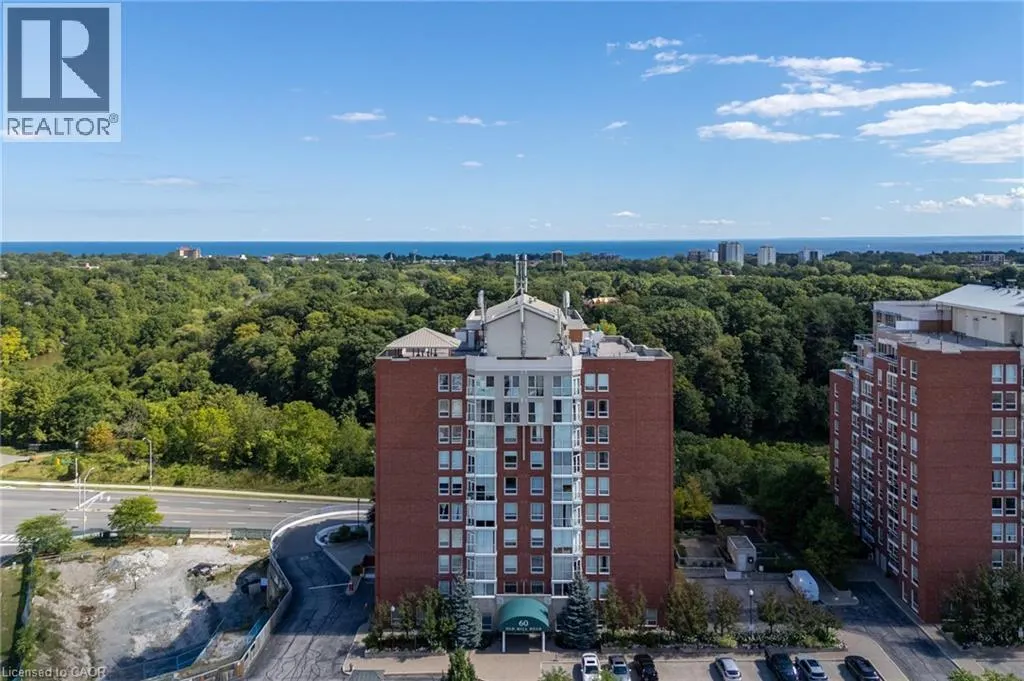 60 OLD MILL Road Unit# PH1 #PH1