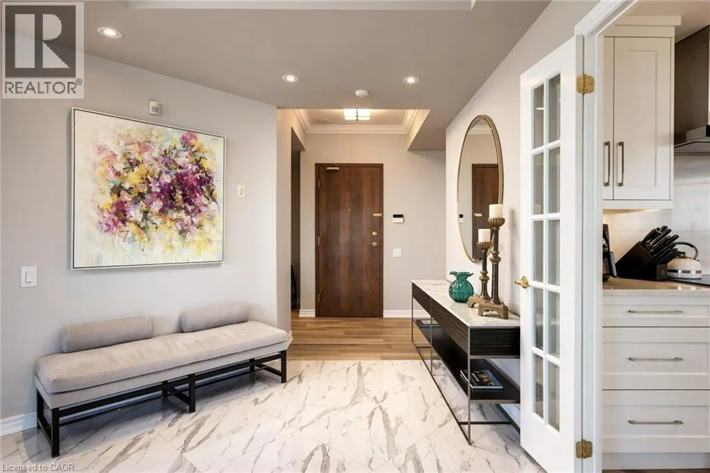 60 OLD MILL Road Unit# PH1 #PH1