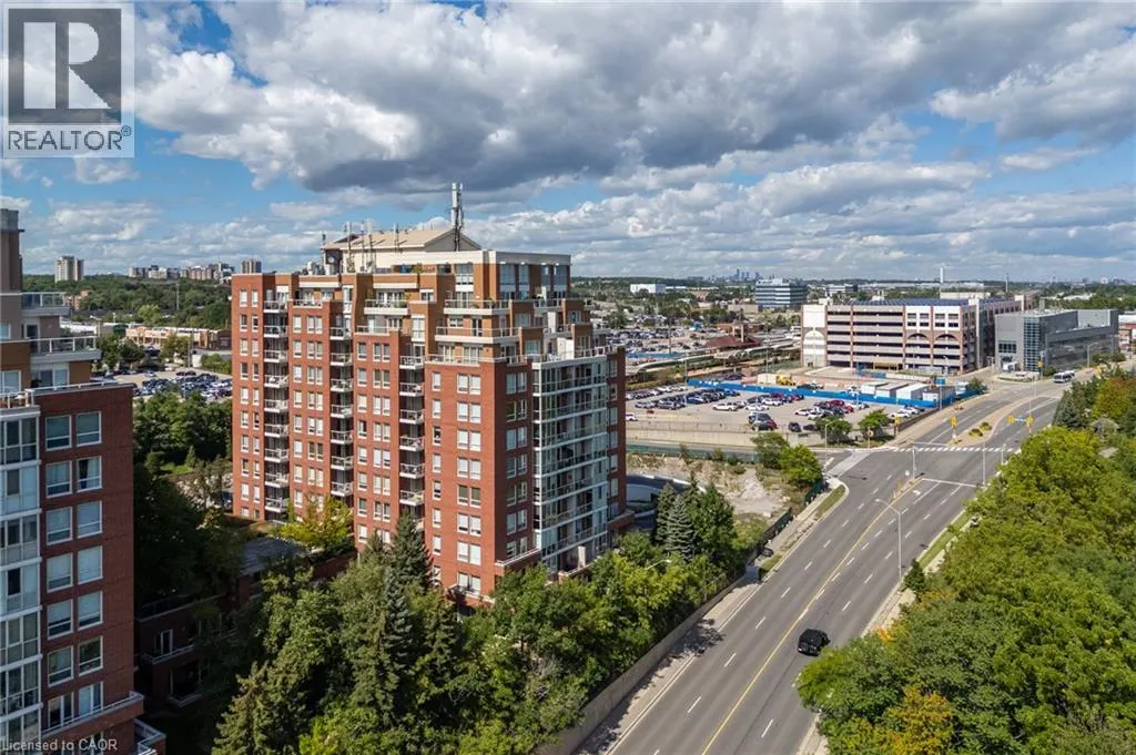 60 OLD MILL Road Unit# PH1 #PH1