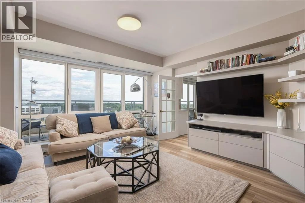 60 OLD MILL Road Unit# PH1 #PH1