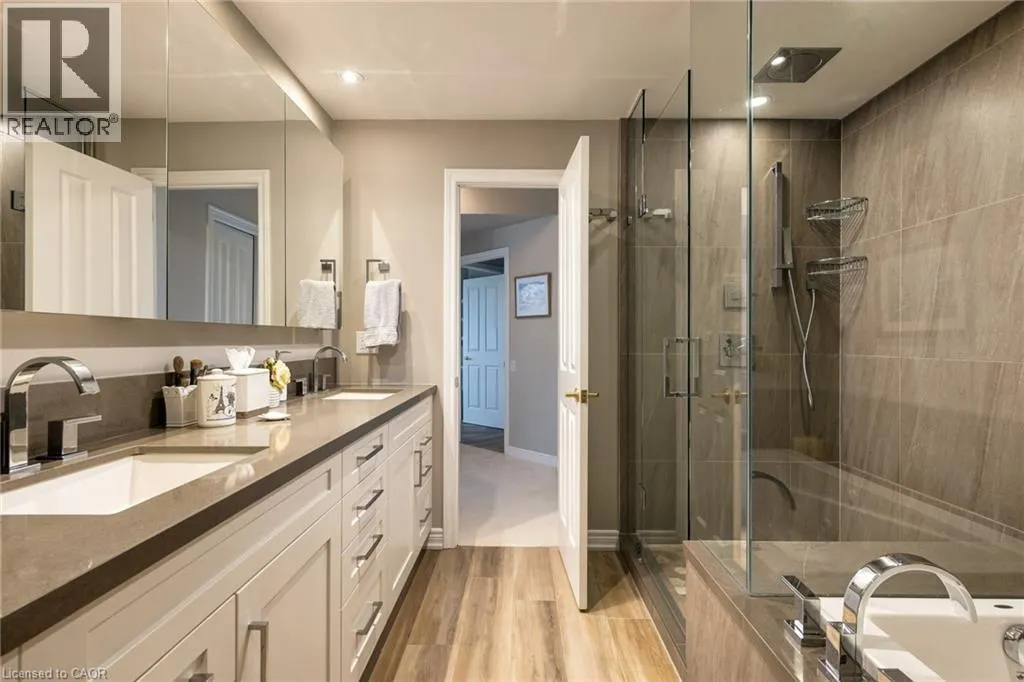 60 OLD MILL Road Unit# PH1 #PH1