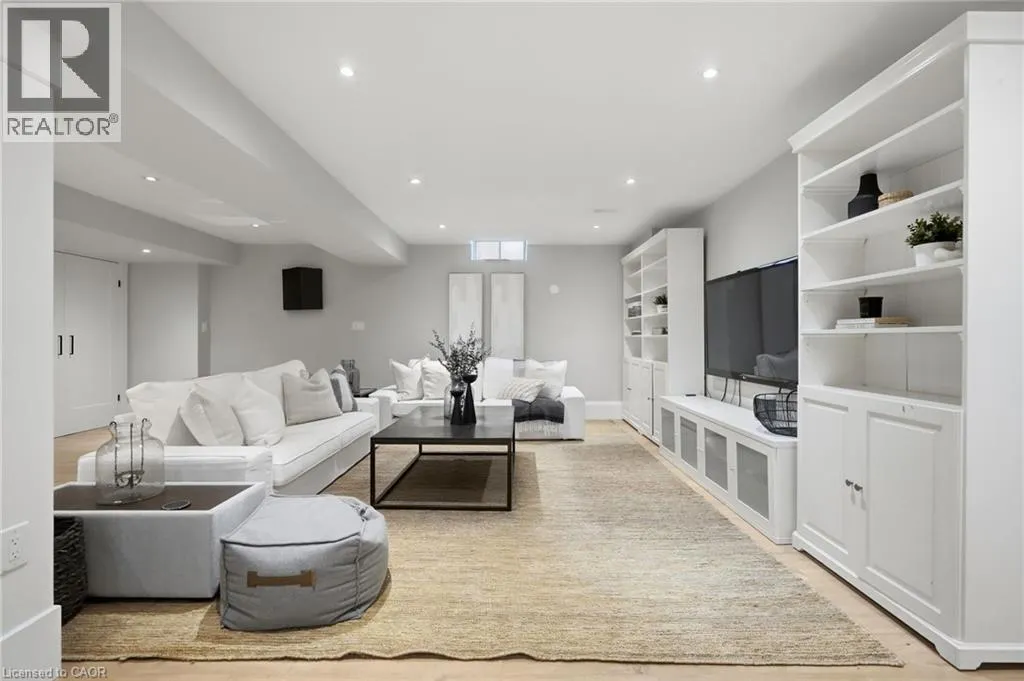 3202 SALTAIRE Crescent