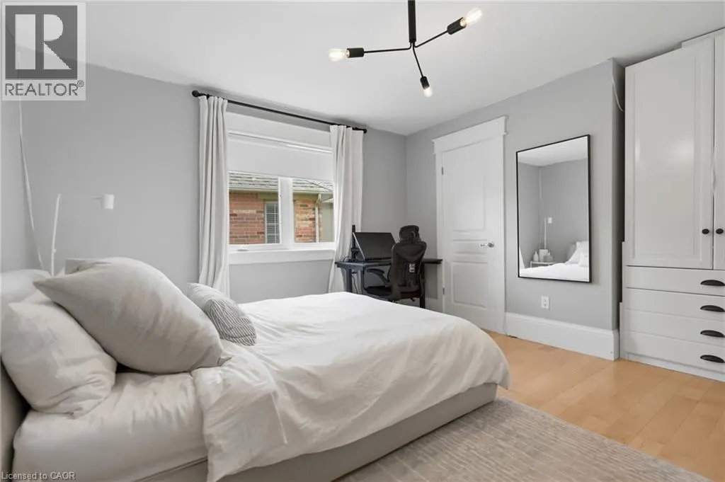 3202 SALTAIRE Crescent