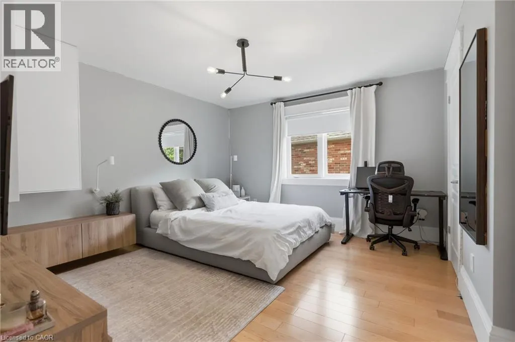 3202 SALTAIRE Crescent