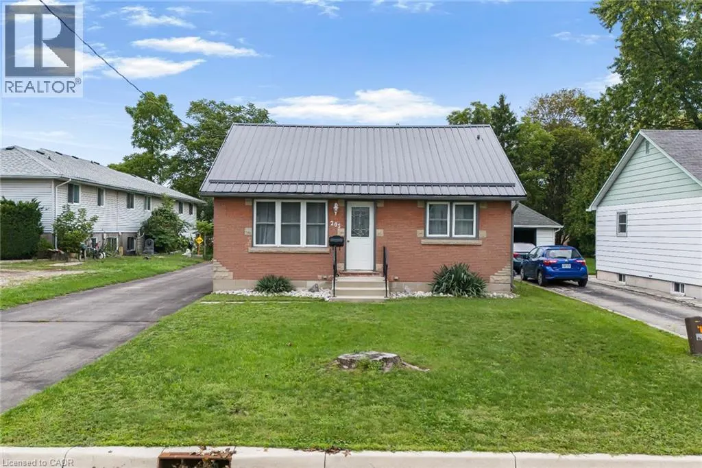 205 CRYSLER Street
