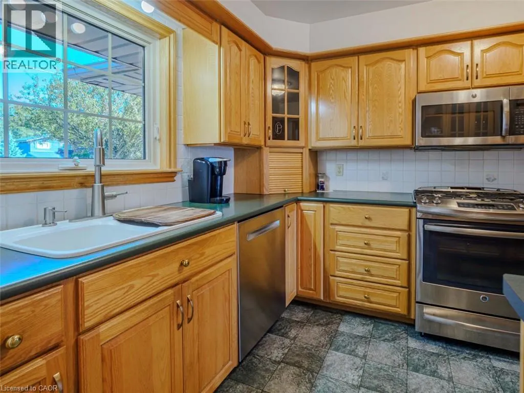 46 SUNNINGHILL Drive