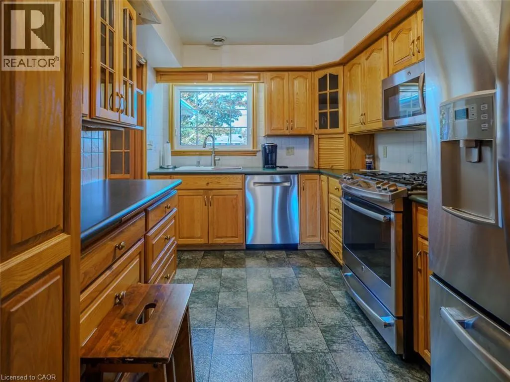 46 SUNNINGHILL Drive