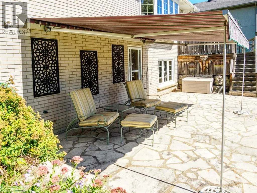 46 SUNNINGHILL Drive