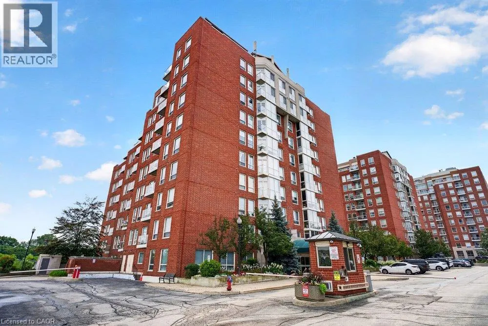 60 OLD MILL Road Unit# 702 #702