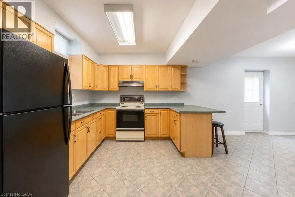 33 MARYVALE Avenue