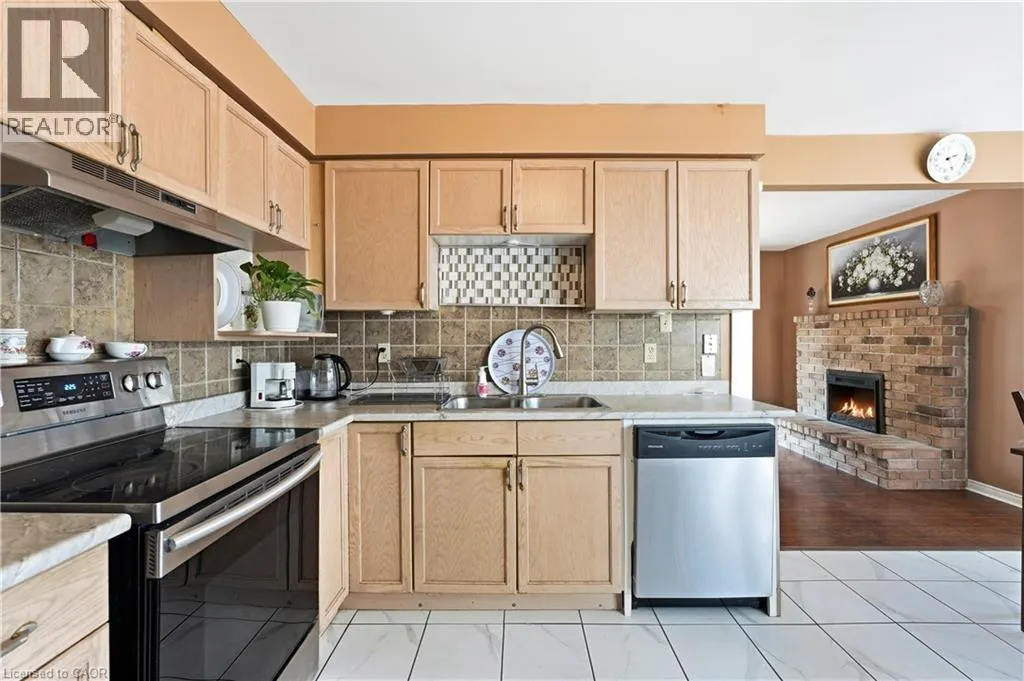 138 LIVINGSTON Avenue