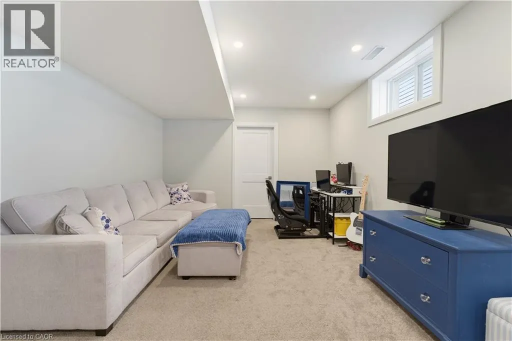 98 WOODBERRY Crescent