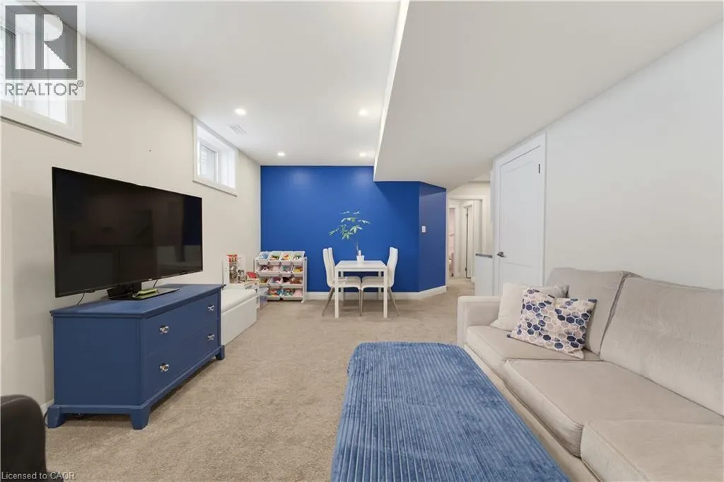 98 WOODBERRY Crescent