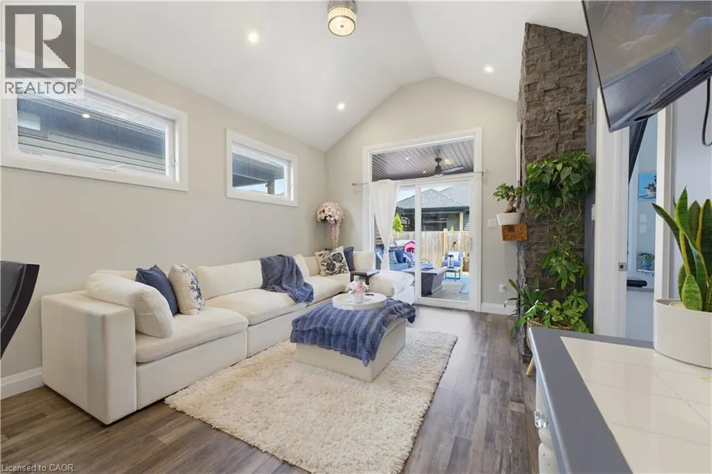 98 WOODBERRY Crescent