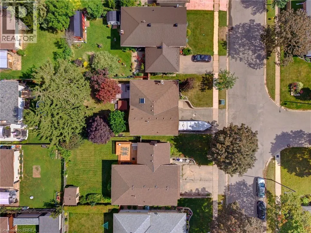 32 WEDGEWOOD Drive