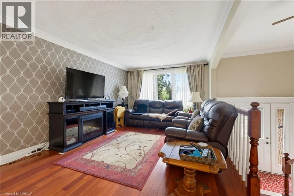 32 WEDGEWOOD Drive
